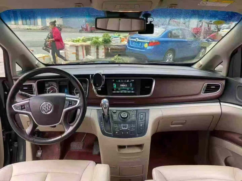 成都19年别克GL85