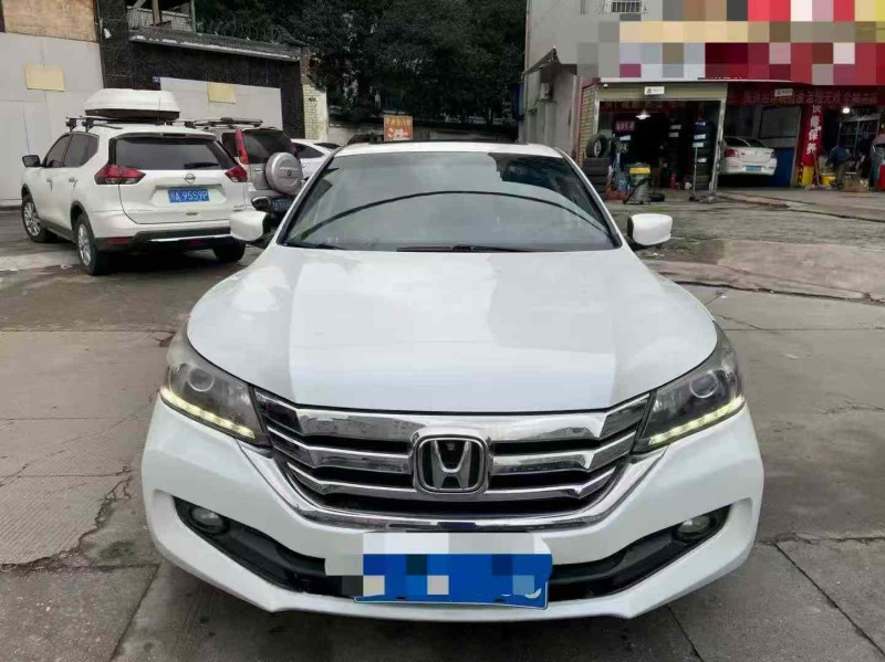 成都16年本田雅阁1