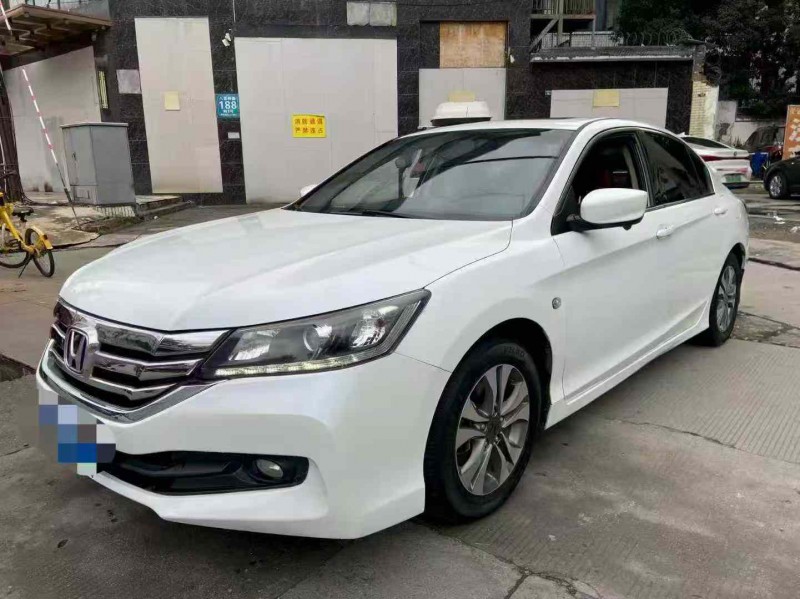 成都16年本田雅阁3