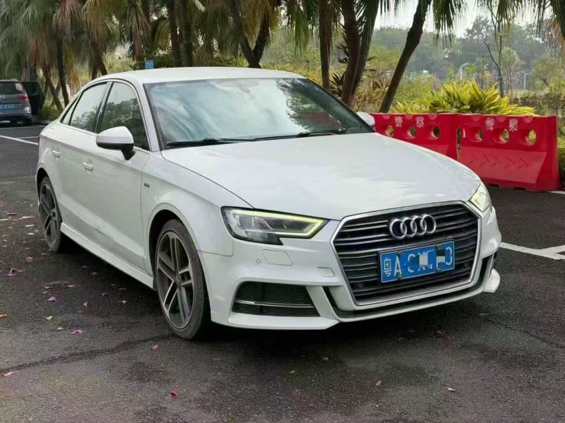 广州18年奥迪A33