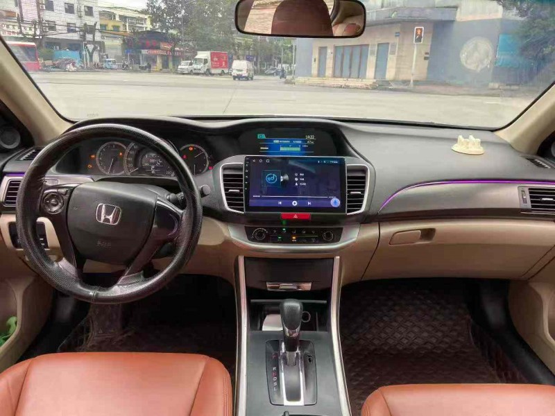 成都16年本田雅阁6