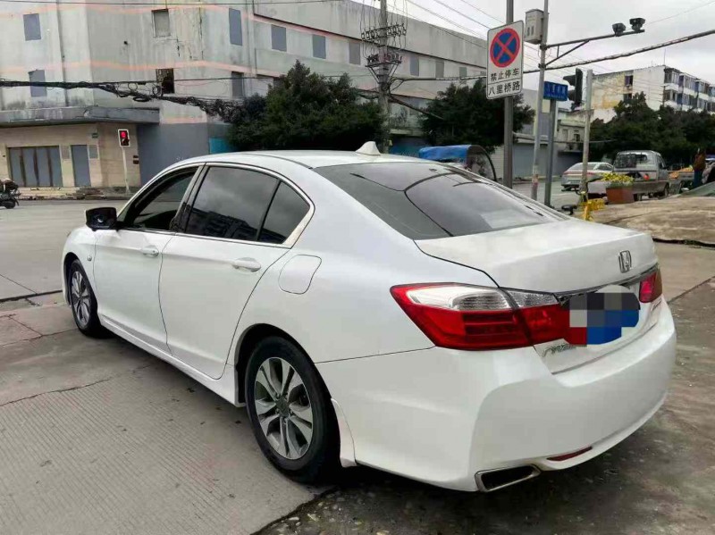 成都16年本田雅阁7