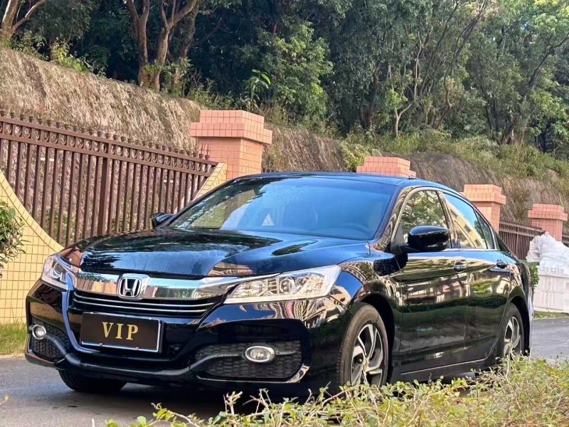 东莞18年本田雅阁3