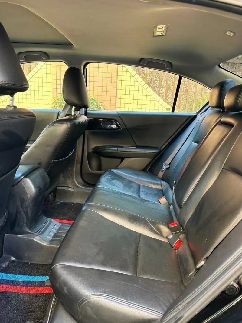 东莞18年本田雅阁4