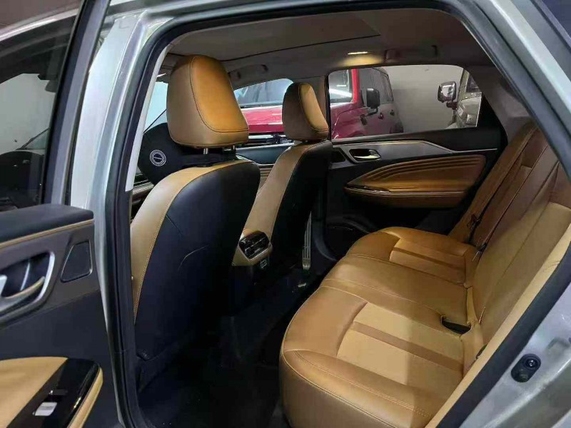 成都23年传祺埃安S5