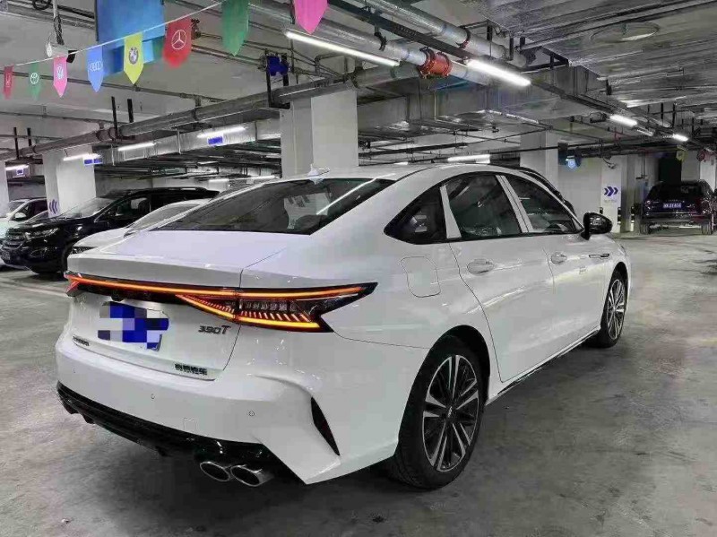 成都24年奇瑞艾瑞泽8