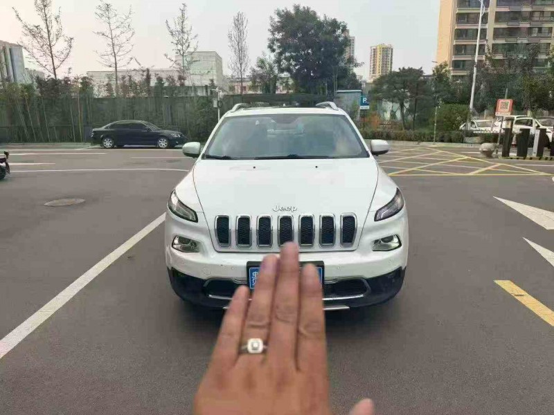 淄博17年Jeep自由光1