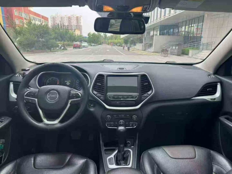 淄博17年Jeep自由光4