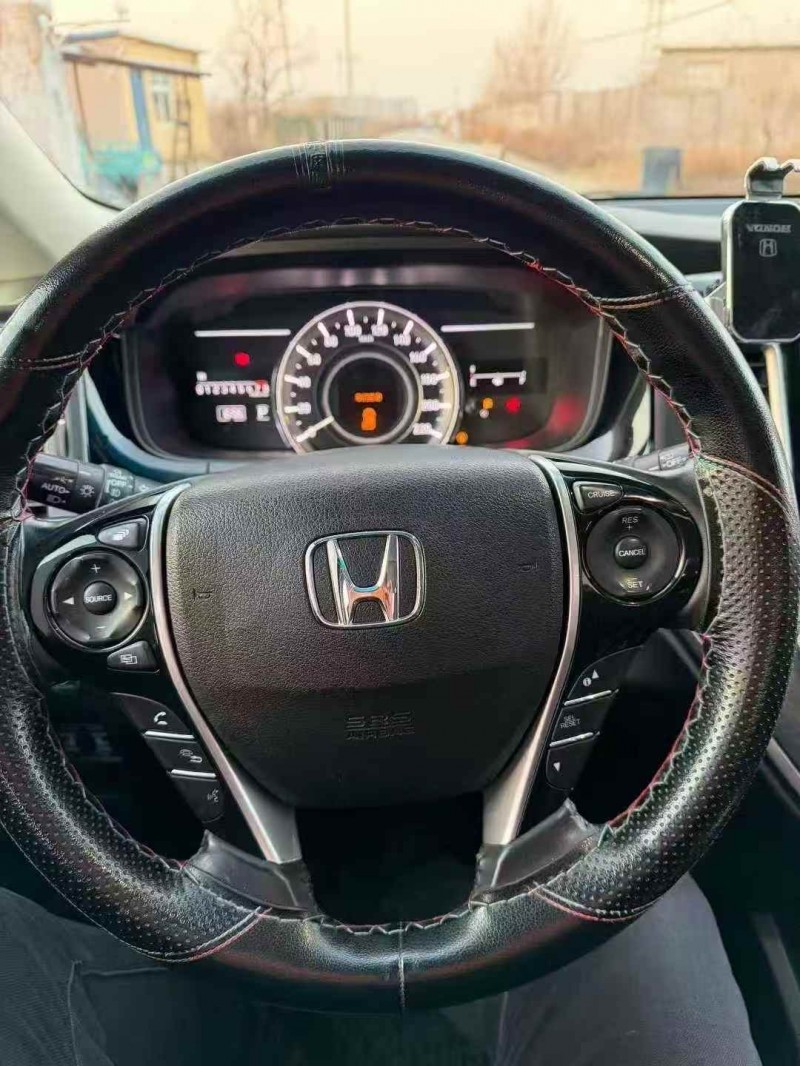 烟台17年本田艾力绅4