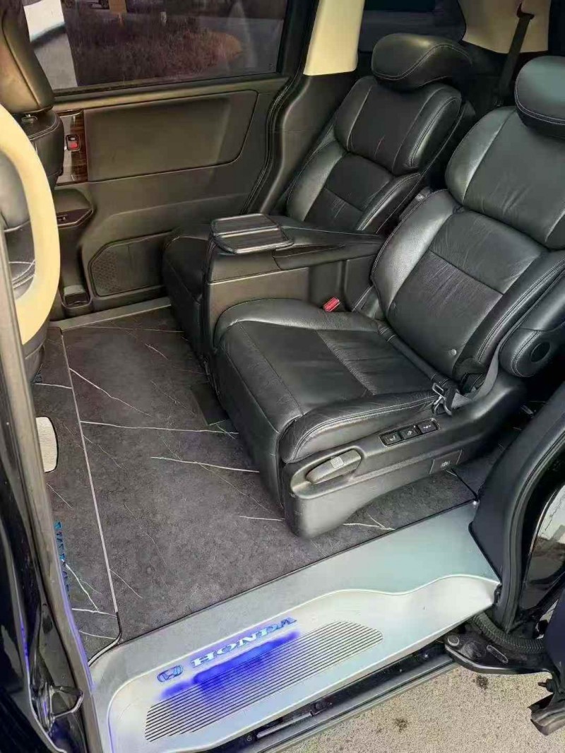 烟台17年本田艾力绅5