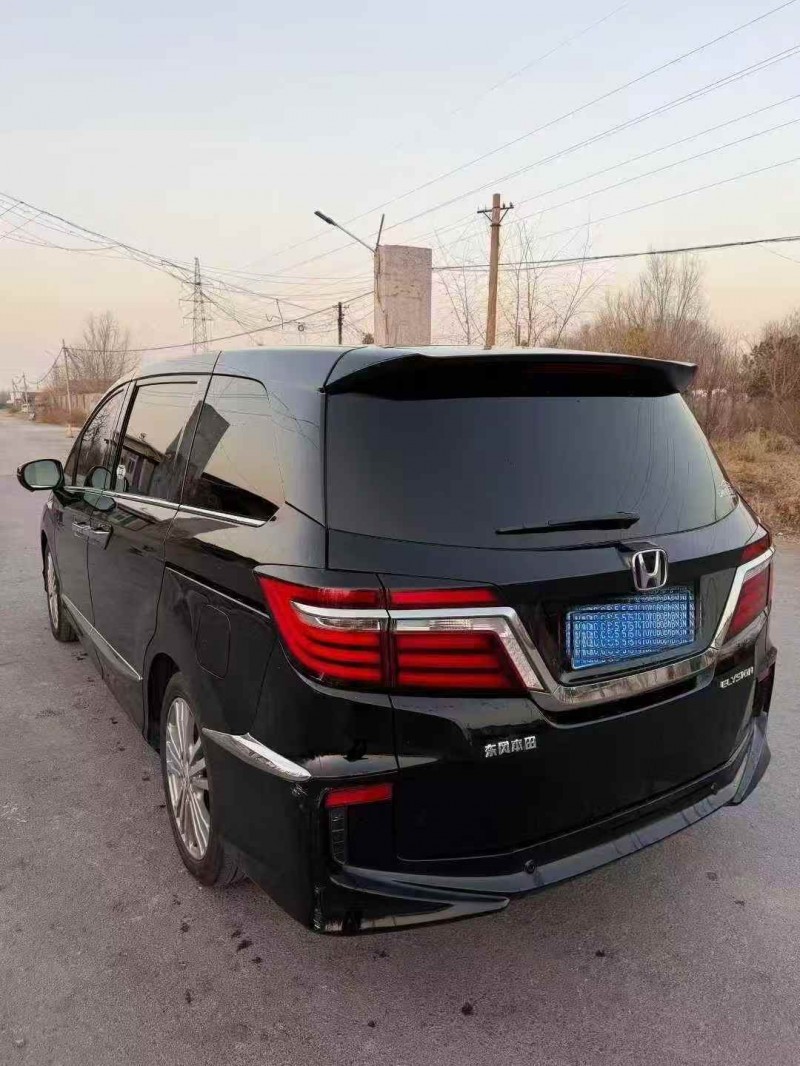 烟台17年本田艾力绅8