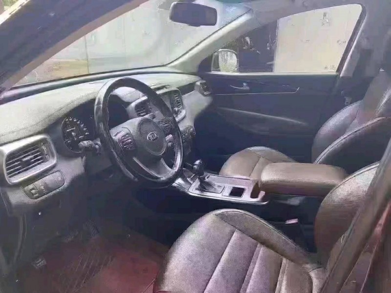 潍坊25年起亚索兰托4