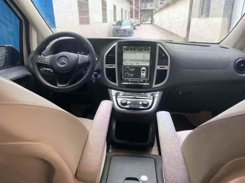 潍坊17年奔驰威霆5