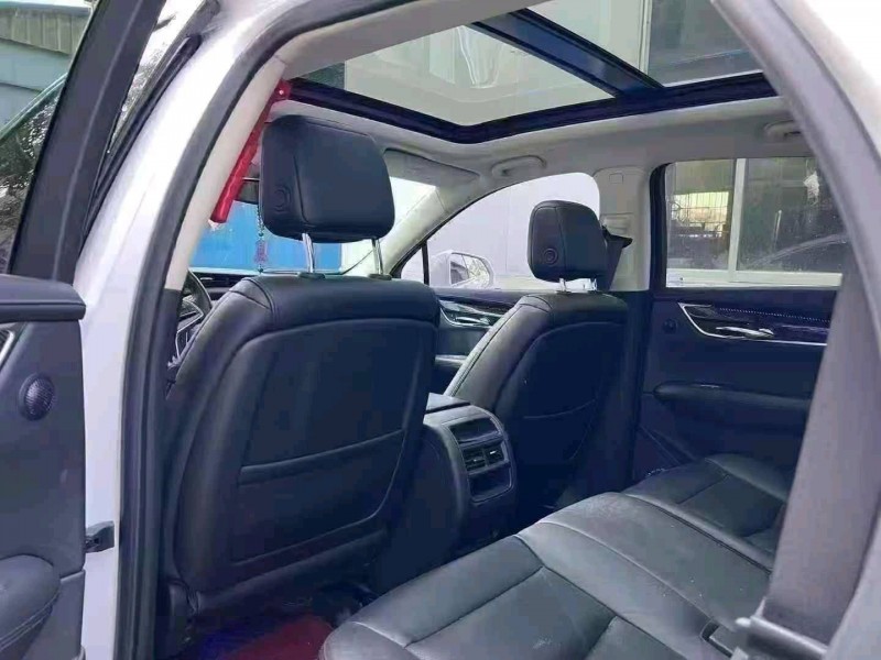 潍坊16年凯迪拉克XT56