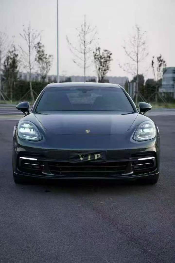 保定19年保时捷帕拉梅拉1