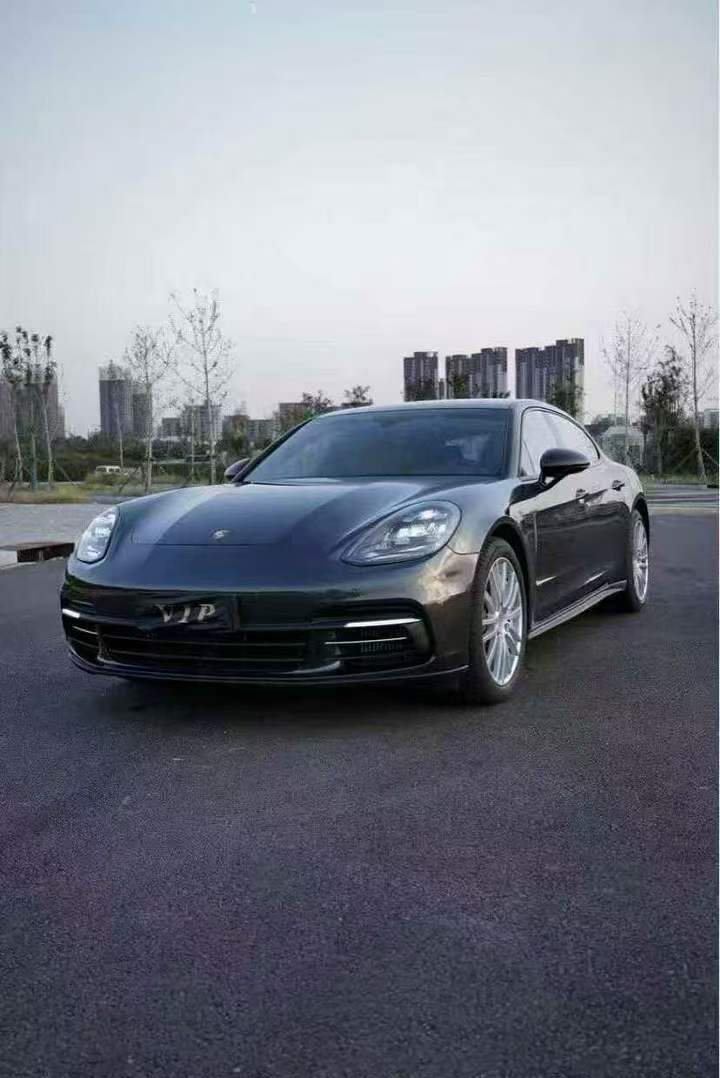 保定19年保时捷帕拉梅拉2
