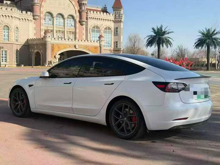 保定21年特斯拉MODEL 37