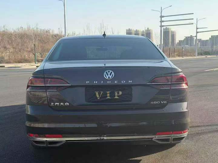 秦皇岛17年大众辉昂9