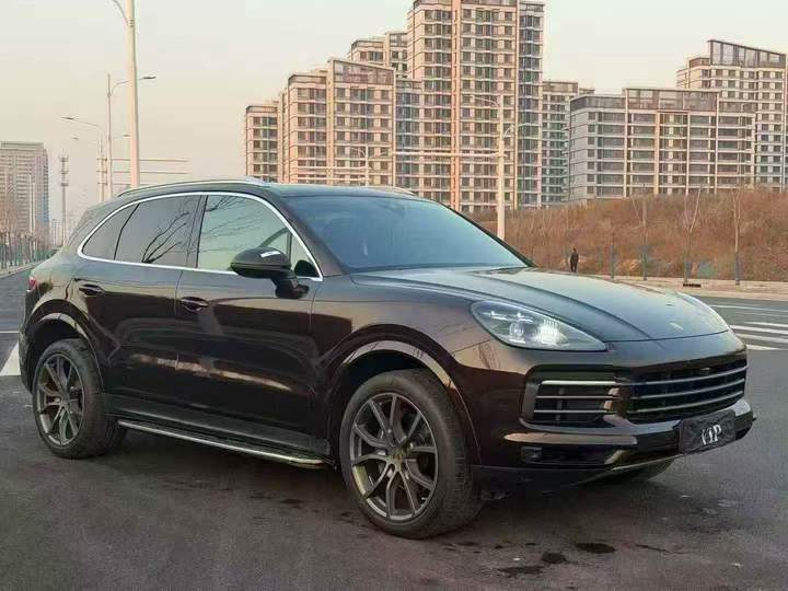 保定21年保时捷卡宴2