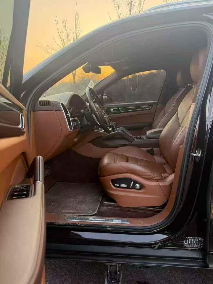 保定21年保时捷卡宴4