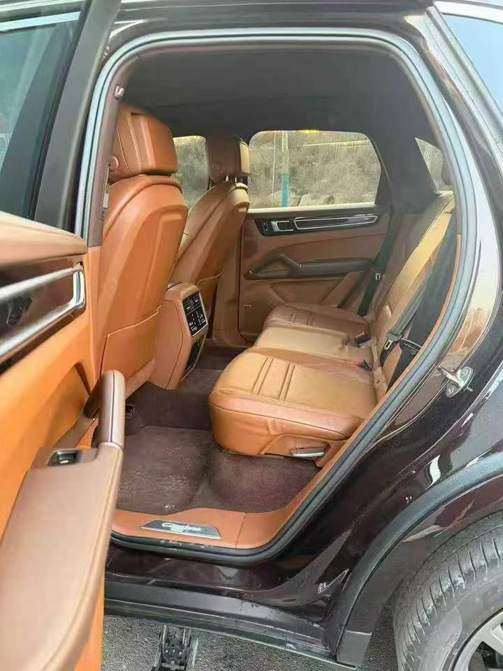 保定21年保时捷卡宴6