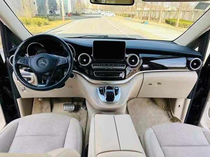 潍坊19年奔驰威霆4