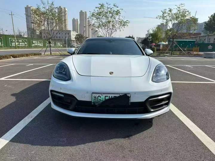 济宁23年保时捷帕拉梅拉1