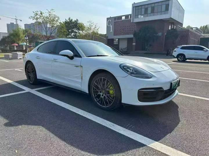 济宁23年保时捷帕拉梅拉2