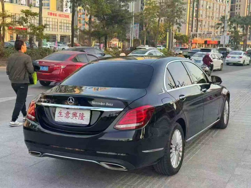 深圳15年奔驰C8