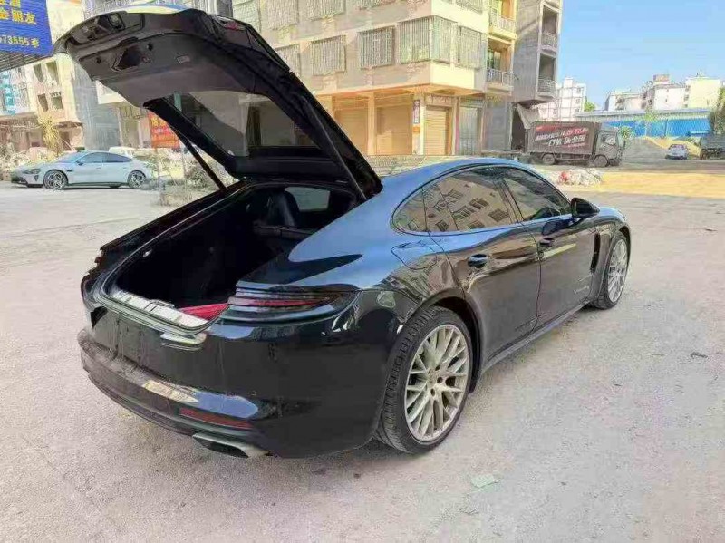 欽州20年保時捷帕拉梅拉8