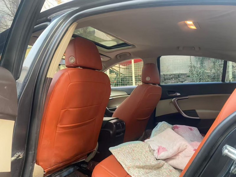 青岛11年别克君威5