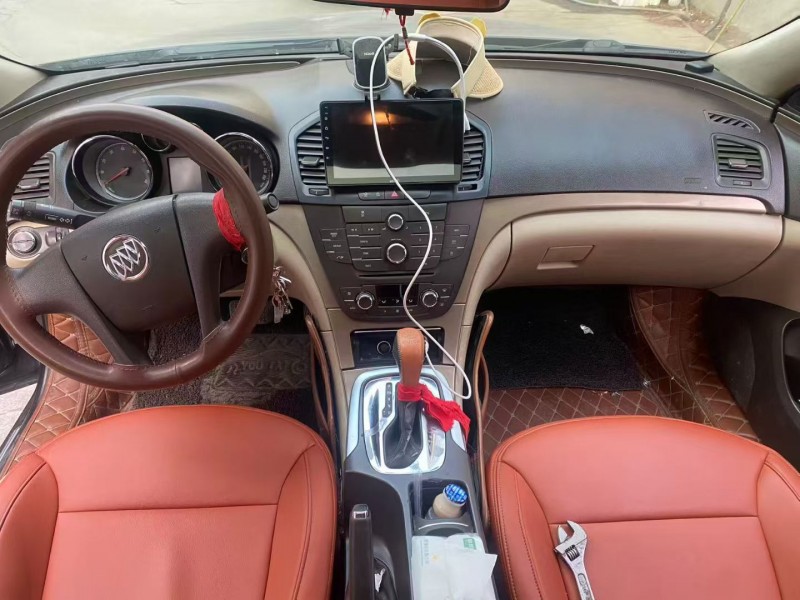 青岛11年别克君威6