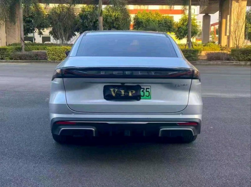 南平25年吉利银河9