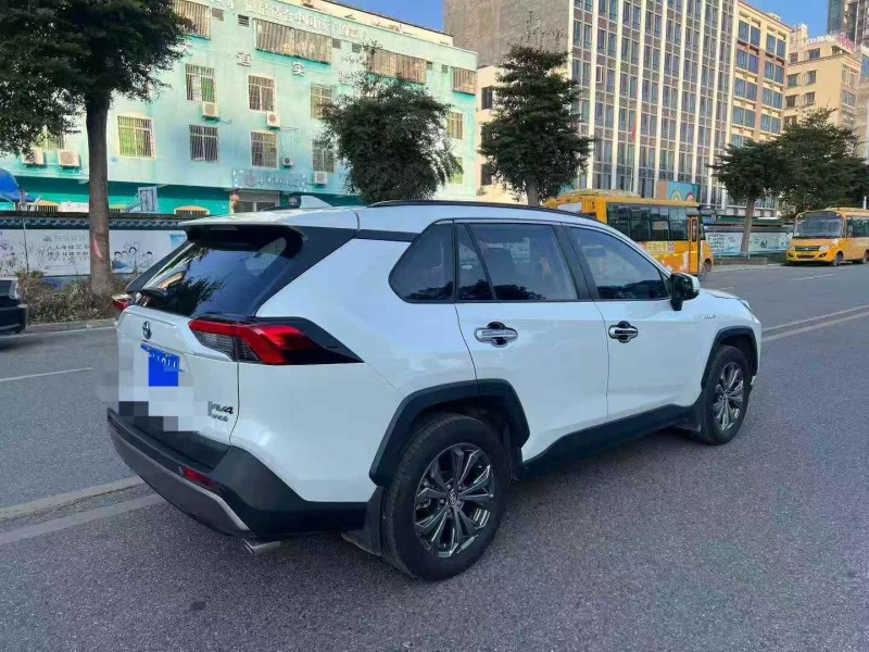 福州24年丰田RAV4荣放8