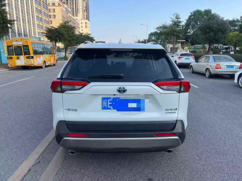 福州24年丰田RAV4荣放9