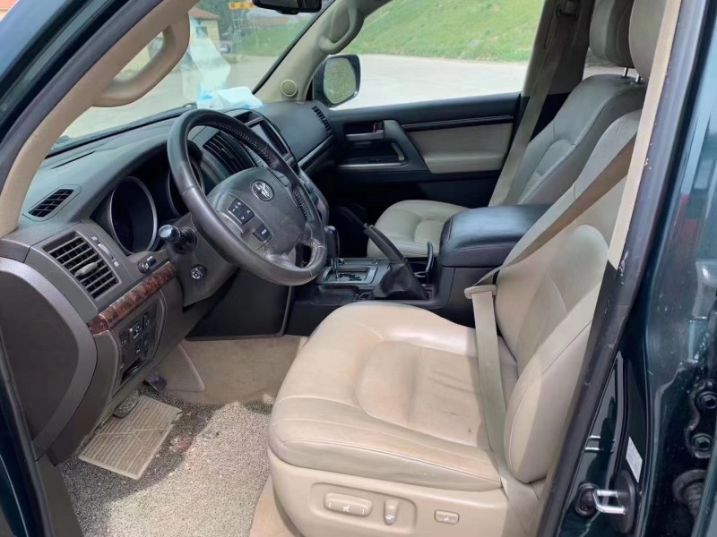 青島10年豐田蘭德酷路澤4