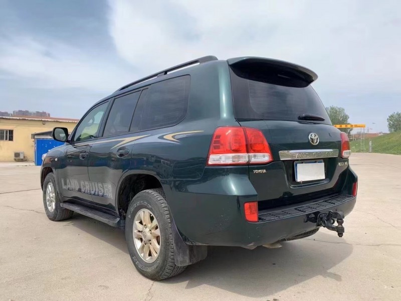 青島10年豐田蘭德酷路澤7