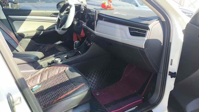 张家界24年大众宝来4