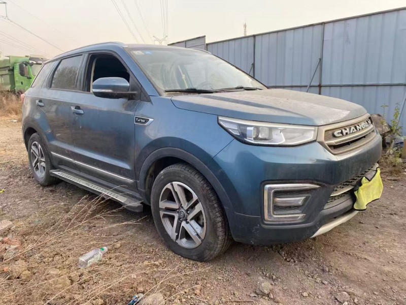 青岛18年长安汽车CS552