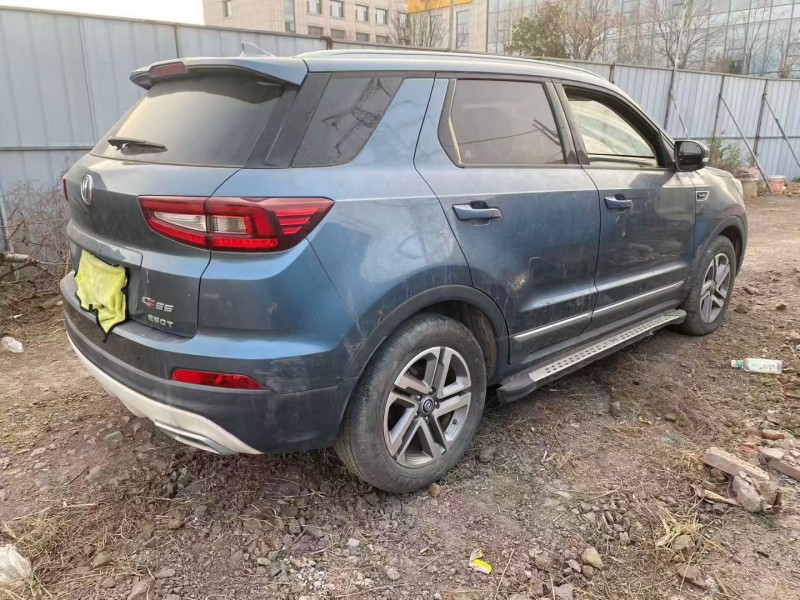 青岛18年长安汽车CS557