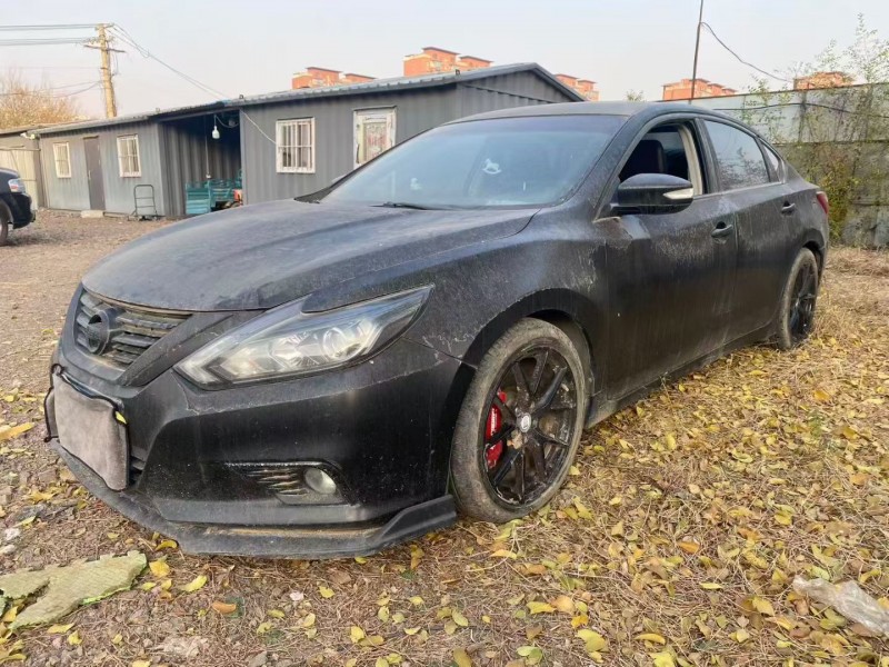 青島16年日產天籟3