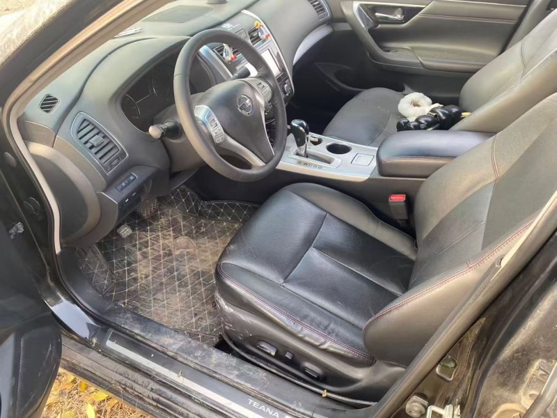 青島16年日產天籟6