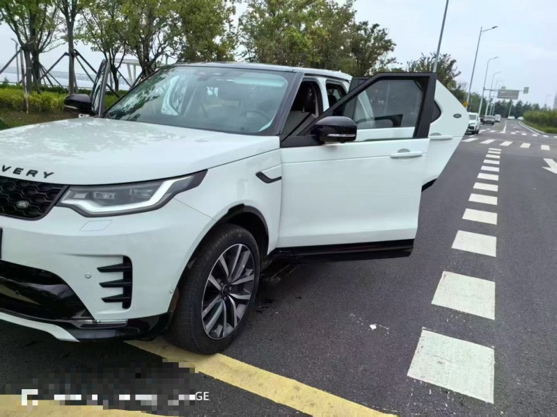 青岛21年路虎发现2