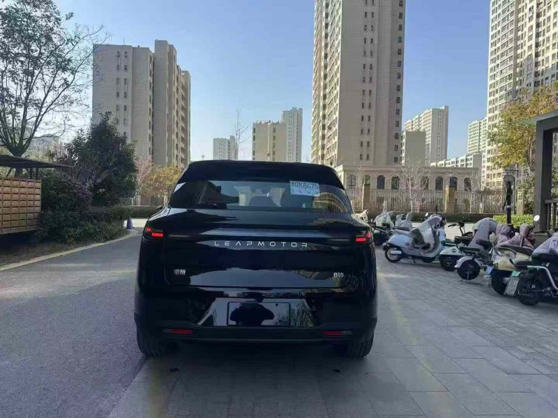 徐州25年零跑汽车B109