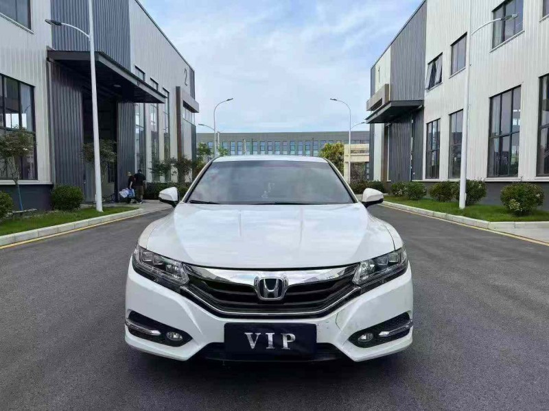 徐州16年本田思铂睿1