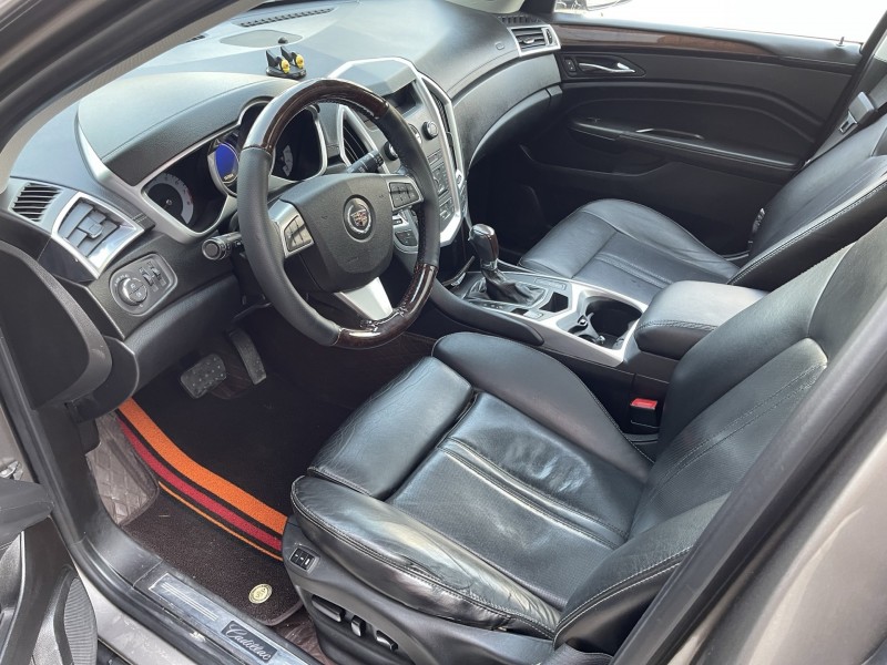 濟寧13年凱迪拉克SRX6