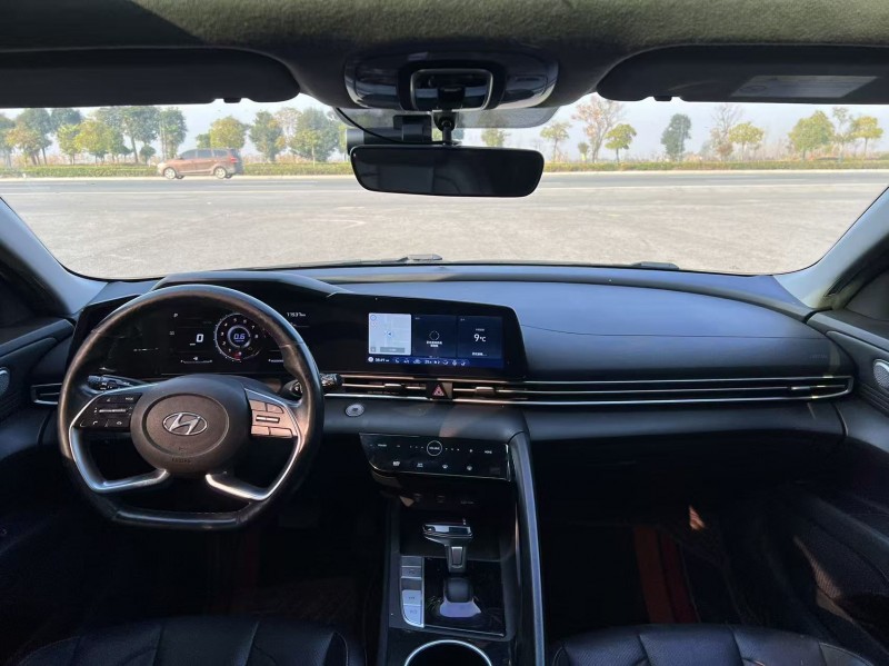 盐城19年现代伊兰特7