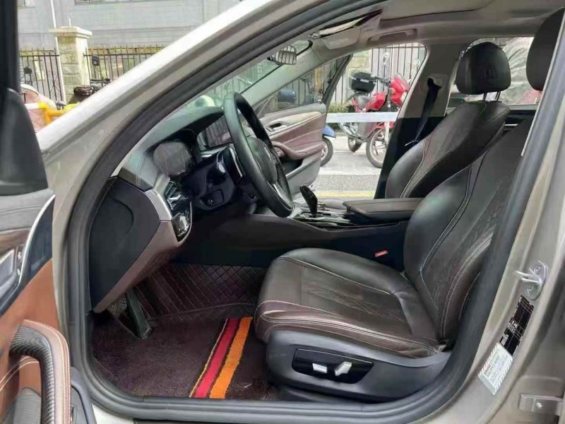 广州19年宝马5系4