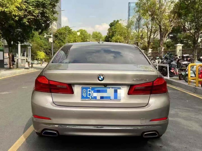 广州19年宝马5系9