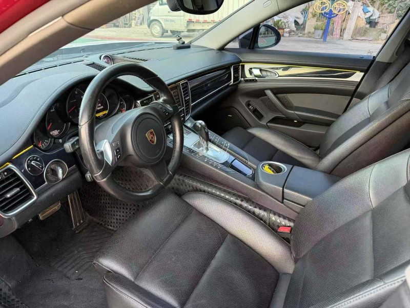 广州16年保时捷帕拉梅拉4